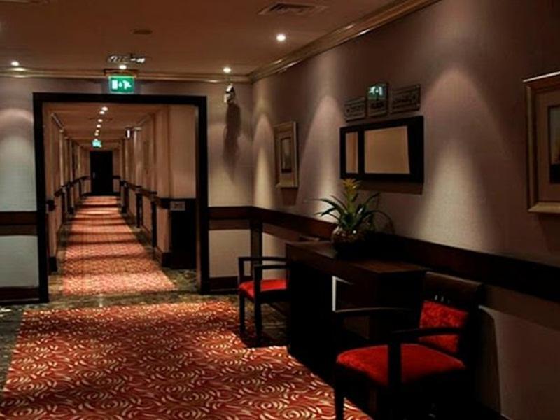Joudyan Red Sea Mall Jeddah By Elaf מראה חיצוני תמונה A corridor at the Hilton London Heathrow